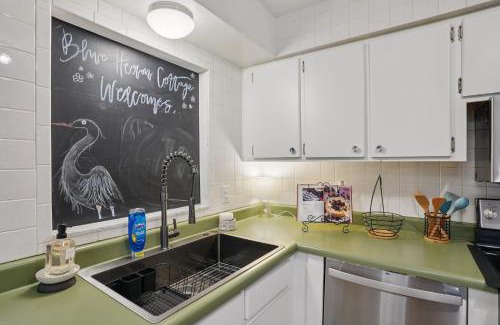 Deltona Lakes Apartment | Blue Heron Cottage Cozy 2BR Sleeps 6 Fire Pit