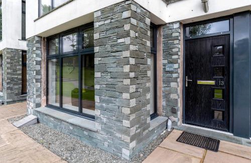 Ambleside Apartment | Blue Hill Park