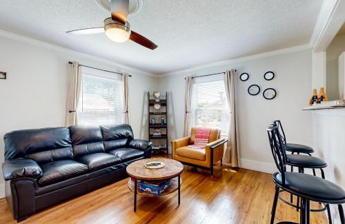 Burlington House | Blue Home Lodge