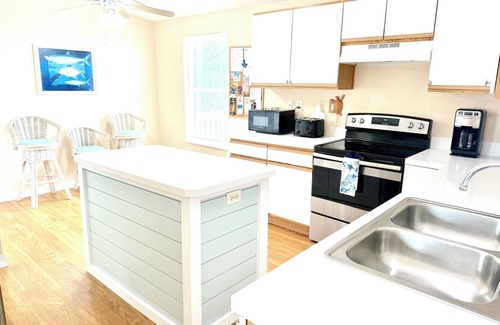 Cudjoe Key House | Blue Home - Receive 400 dollars ntowards a BOAT RENTAL!