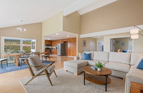 The Mesa House | Blue Horizon - Panoramic Ocean Views