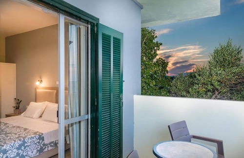 Psarou Hotel | Blue Lagoon