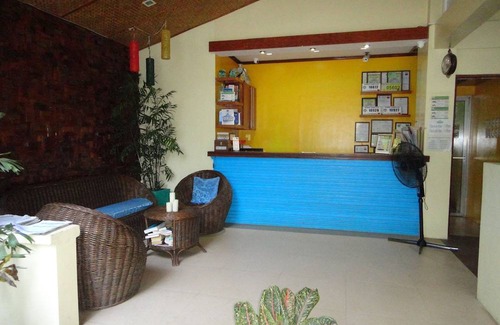 Puerto Princesa City Centre Hotel | Blue Lagoon Inn & Suites