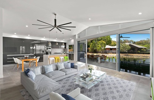 Trinity Beach Hotel | Blue Lagoon Resort