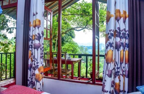 Ella Cabin | Blue Leaf Ella