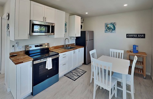 Rockport Condo | Blue Marlin #12 | Community Pool, Pier, Bay Views