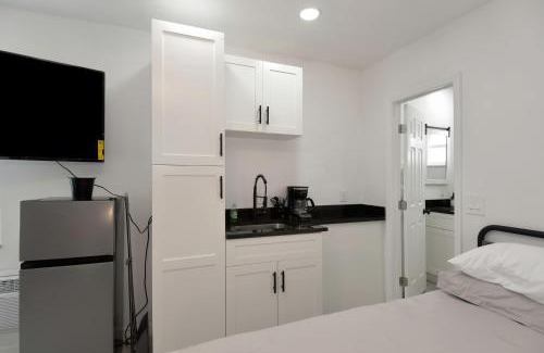 Daytona Beach Shores Hotel | Blue Mist Motel - Room # 3