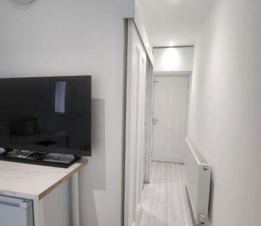 Cradley House | Blue Moon Ensuite