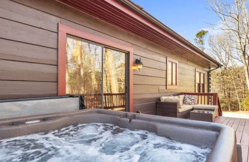 Cleveland Cabin | Blue Mountain Lodge- 5 Min to Table Rock!