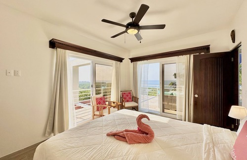 Pristine Bay House | Blue Paradise @ Coral Views, French Harbor