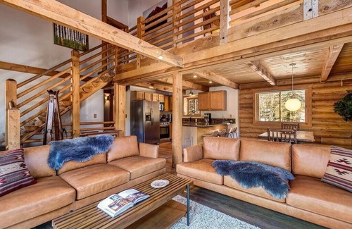 Blue River Villa | Blue River Hideaway by Boutiq