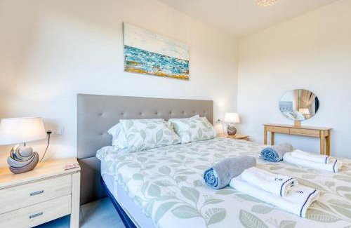 Castillo de Sabinillas Apartment | Blue Sunset Retreat