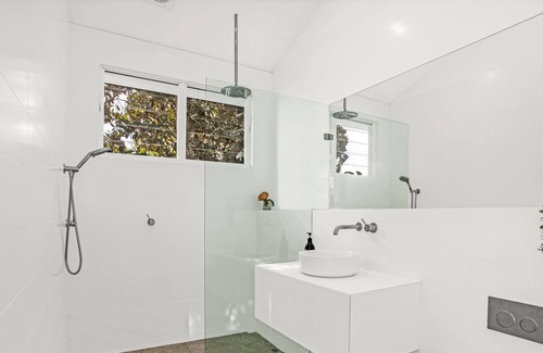 Palm Beach Cottage | Blue Water Careel Bay