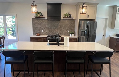 Moneta House | Blue Water Retreat, New Lakefront w/6 Bedrooms, Hot Tub, Pool Table, Large Dock