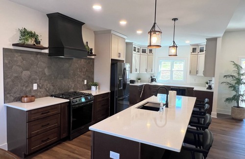 Moneta House | Blue Water Retreat, New Lakefront w/6 Bedrooms, Hot Tub, Pool Table, Large Dock