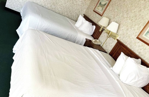 La Crosse Hotel | Blue Way Inn and Suites Lacrosse - 2 Queen Bed Non Smoking