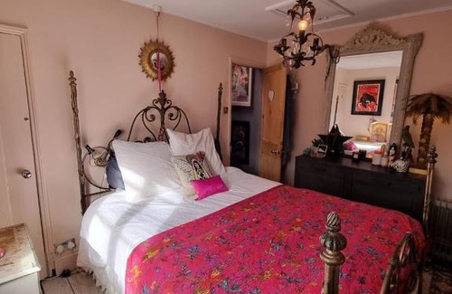 Cheltenham House | Bluebell Cottage