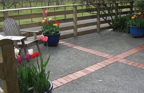 Longlands Apartment | Bluebell Studio Unit in rural setting near Havelock North