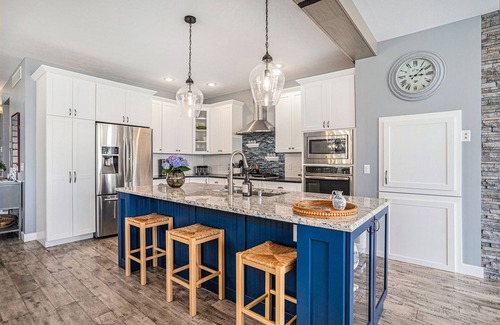 Miami Park House | Blueberry Bluff | Gorgeous Lakeview Retreat | Beach Access| Jacuzzi Tub