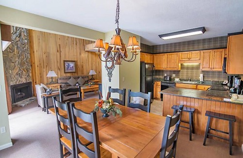 Banner Elk Condo | BlueGreen Blue Ridge Village | 2BR Villa