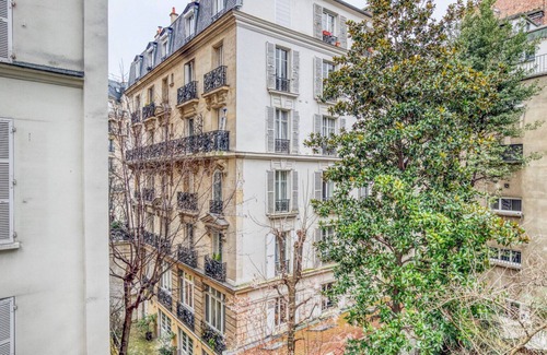 Villa Montmorency Apartment | Blueground | Auteuil, fully furnished