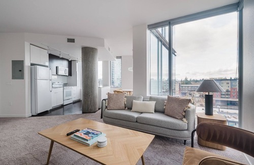 West Bellevue Apartment | Blueground | Bellevue, pool & w/d, nr park