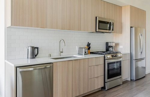 Belmont Apartment | Blueground | Belmont, pool, nr Twin Pines Park