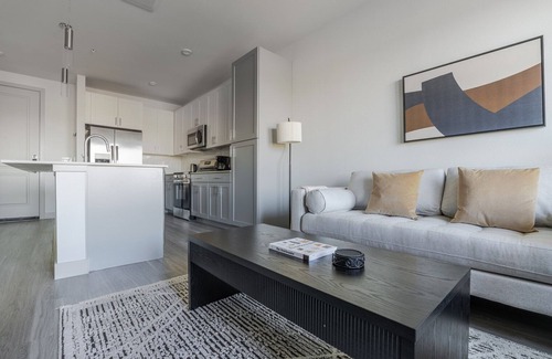 Del Valle Apartment | Blueground | Del Valle, pool, nr McKinney Falls