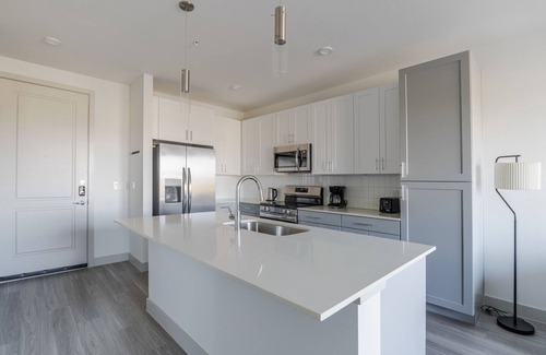 Del Valle Apartment | Blueground | Del Valle, pool, nr McKinney Falls