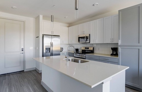 Del Valle Apartment | Blueground | Del Valle, pool, nr McKinney Falls