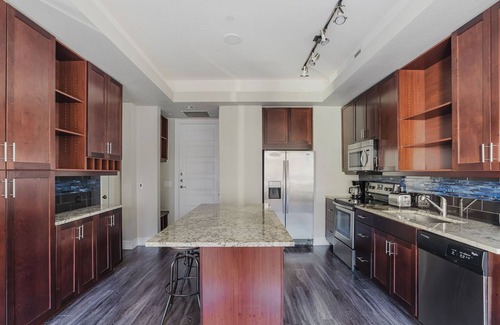 North Burnet Apartment | Blueground | Domain 2bd apartment