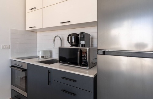 Florentin Apartment | Blueground | Florentine, City view, 2 Balconies (TLV-19)