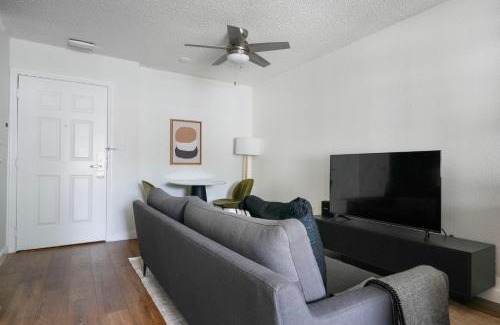 Gateway Apartment | Blueground Gateway gym pool near stadium ATX-241