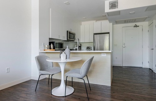 Newtonville Apartment | Blueground | Newtonville, rooftop, nr Newton Centre