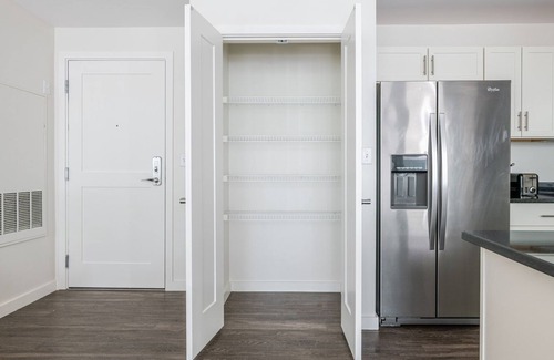 North Cambridge Apartment | Blueground | North Cambridge, fitness center, nr Alewife Park