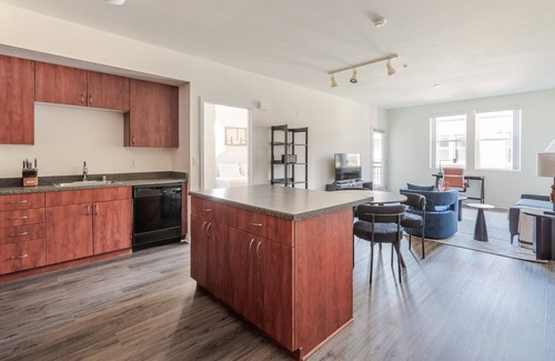 Union City Apartment | Blueground | Union City, pool, nr Don Castro Park