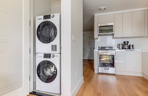 Williamsburg Apartment | Blueground | Williamsburg, AC, w/d, nr parks