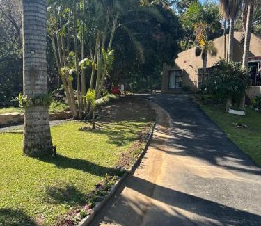 Palm Beach House | BlueHive guesthouse