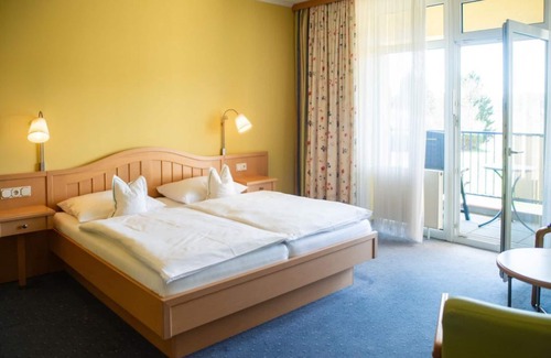 Merkendorf House | Blumenzimmer - Package Sport & Genuss - Feriendomizil, Gasthof Scheer