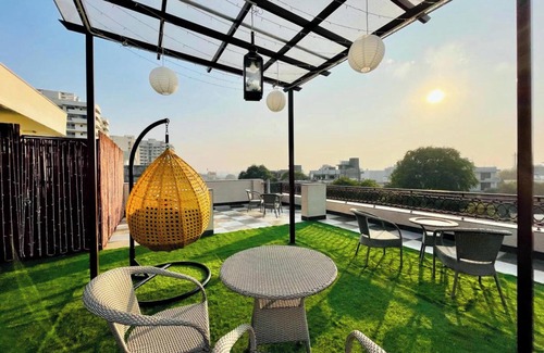 Gurugram Apartment | BluO Studio 2 GolfCourseRoadGymBalcony