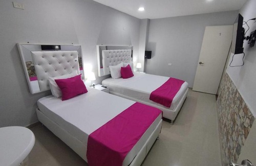 Marbella Cabin | Bm-1 room near the sea with air conditioning and WIFI