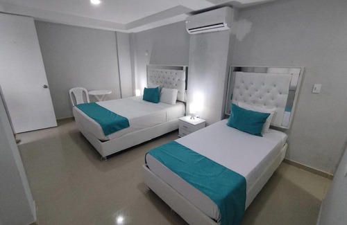 Marbella Cabin | Bm-17 Charming Cartagena Lodge with Shared Pool Terrace