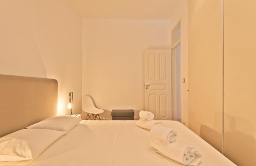 Sao Joao de Deus Apartment | BmyGuest - Campo Pequeno Terrace Apartment