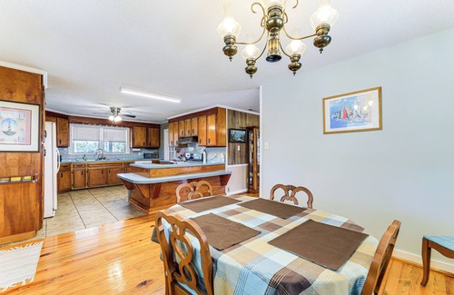 Oriental Apartment | Boat Dock & Ramp: Canal-Front Home!