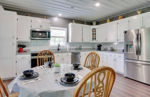 New Johnsonville House | Boat Ramp Access: Dog-Friendly Kentucky Lake Gem