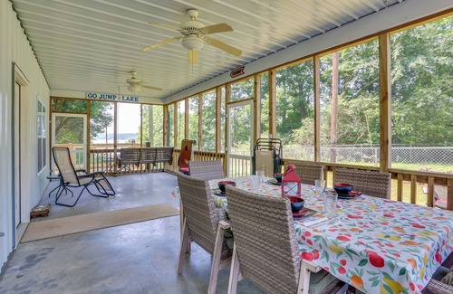 New Johnsonville House | Boat Ramp Access: Dog-Friendly Kentucky Lake Gem