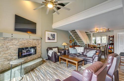 Osage Beach Apartment | Boat Slip and Pools Waterfront Osage Beach Condo!