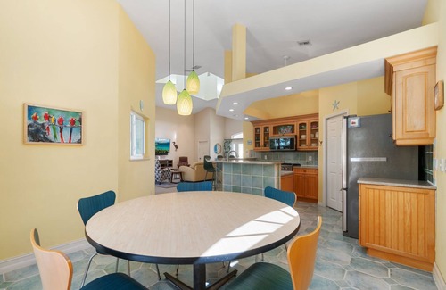 Serrano House | BOATER'S DREAM SINGLE FAMILY HOME FOR A VACATION GET-A-WAY OR FOR SEASON