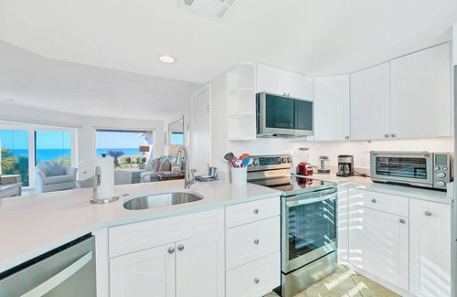 Boca Grande Condo | Boca Grande Club - Cozy Beachfront Condo - Panoramic Views - Sleeps 4