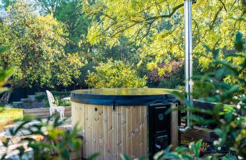 Boddington House | Boddington Mill, Enchanting 3 Bdr Retreat by Oriri